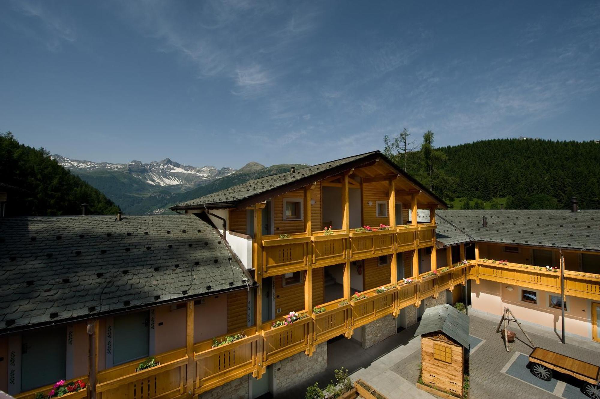 Boscone Suite Hotel Madesimo Esterno foto