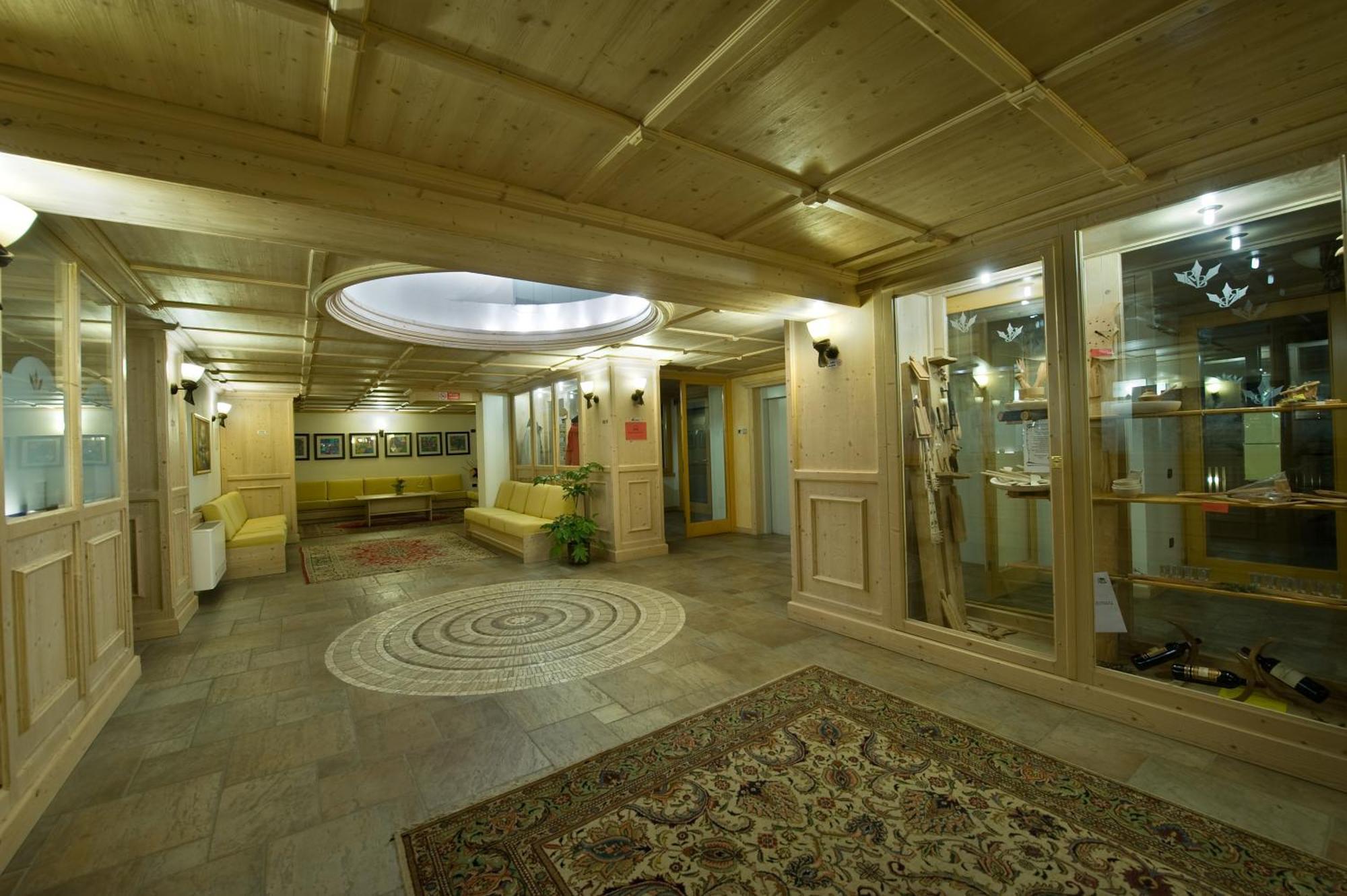 Boscone Suite Hotel Madesimo Esterno foto